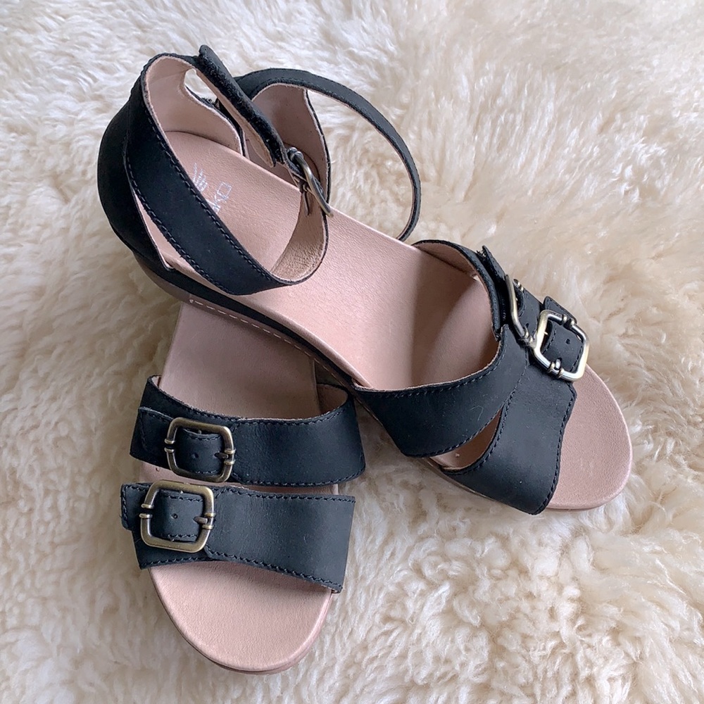 Dansko sandals size 7.5 brand new